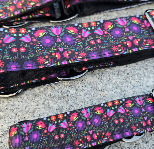 Close up of flower print martingale dog collar.